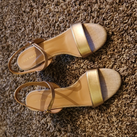 Cole Haan, Josie Block Heel Sandal. Size 11B - Picture 5 of 8